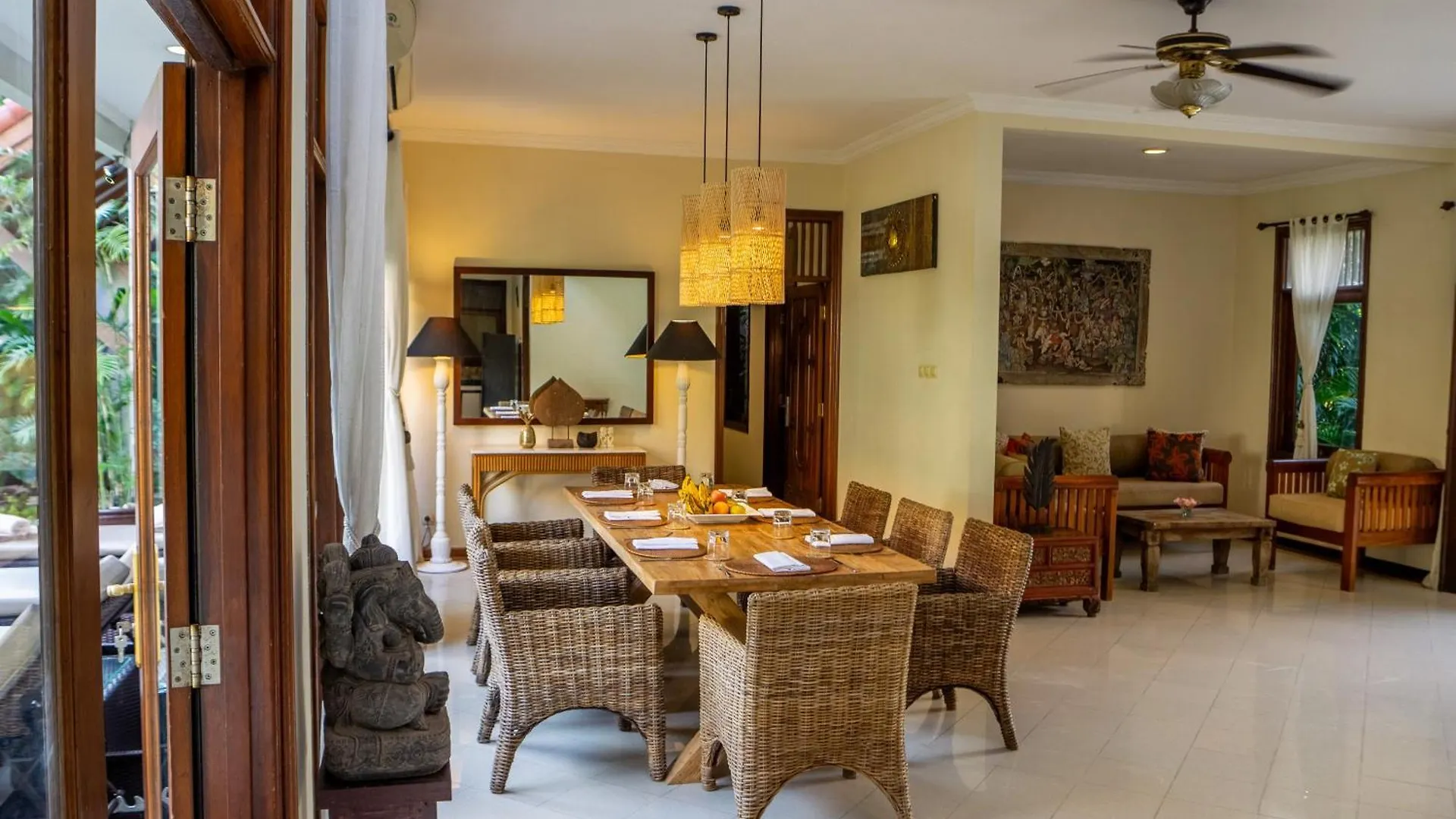 Atres Griya Villa 5 Private Bedroom Kuta Kuta