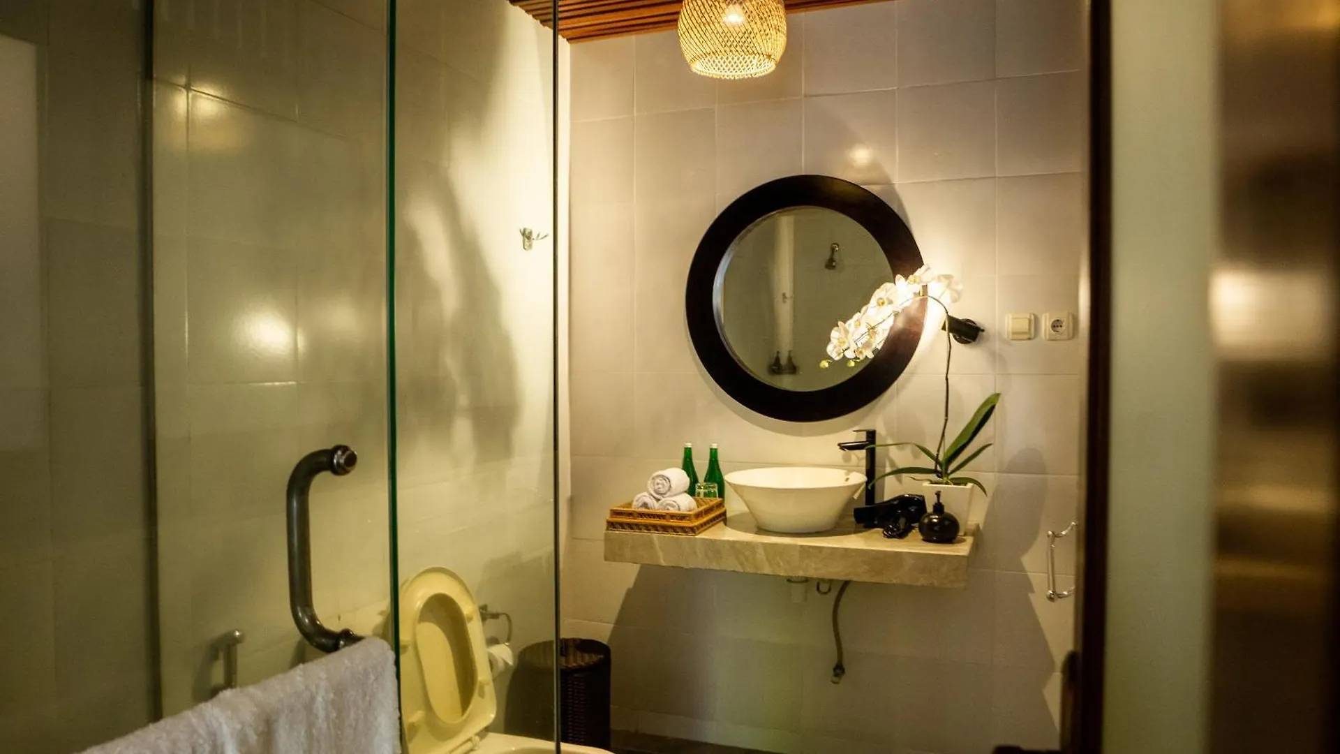 Atres Griya Villa 5 Private Bedroom Kuta Kuta  0*, Kuta (Bali) Indonesia