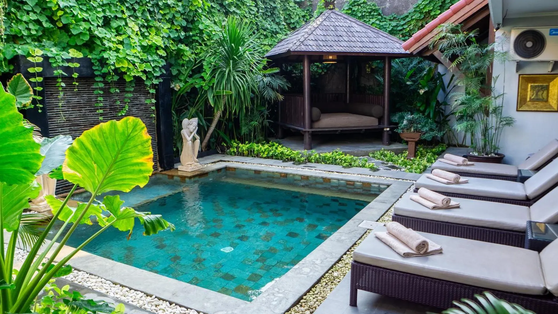 Atres Griya Villa 5 Private Bedroom Kuta Kuta